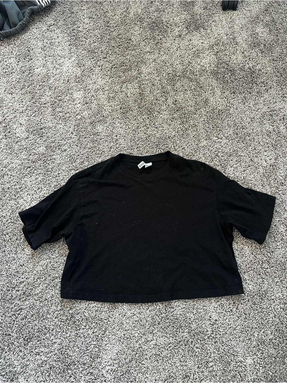 Black H&M cropped boxy tee